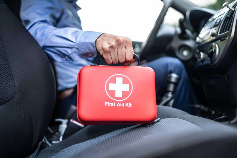 Things To Keep In Your Car In Case Of An Emergency