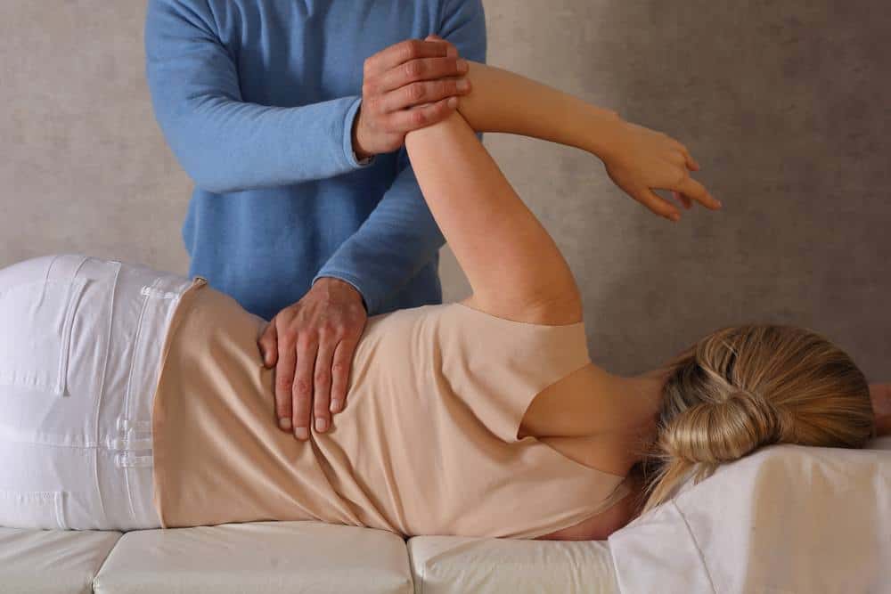What Happens During a Spinal Manipulation